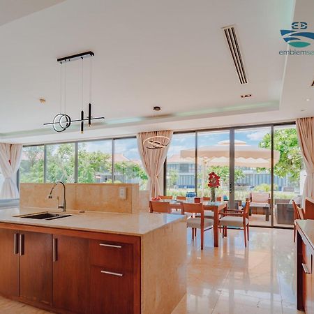 Emblem Sea 4 Bedroom Villas Дананг Екстер'єр фото