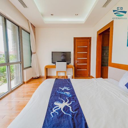 Emblem Sea 4 Bedroom Villas Дананг Екстер'єр фото