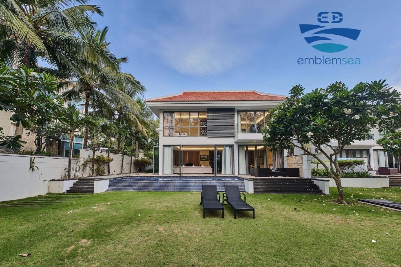 Emblem Sea 4 Bedroom Villas Дананг Екстер'єр фото
