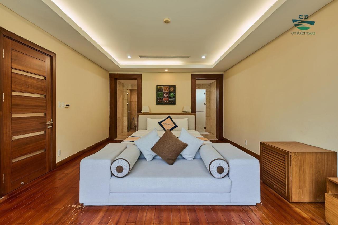 Emblem Sea 4 Bedroom Villas Дананг Екстер'єр фото