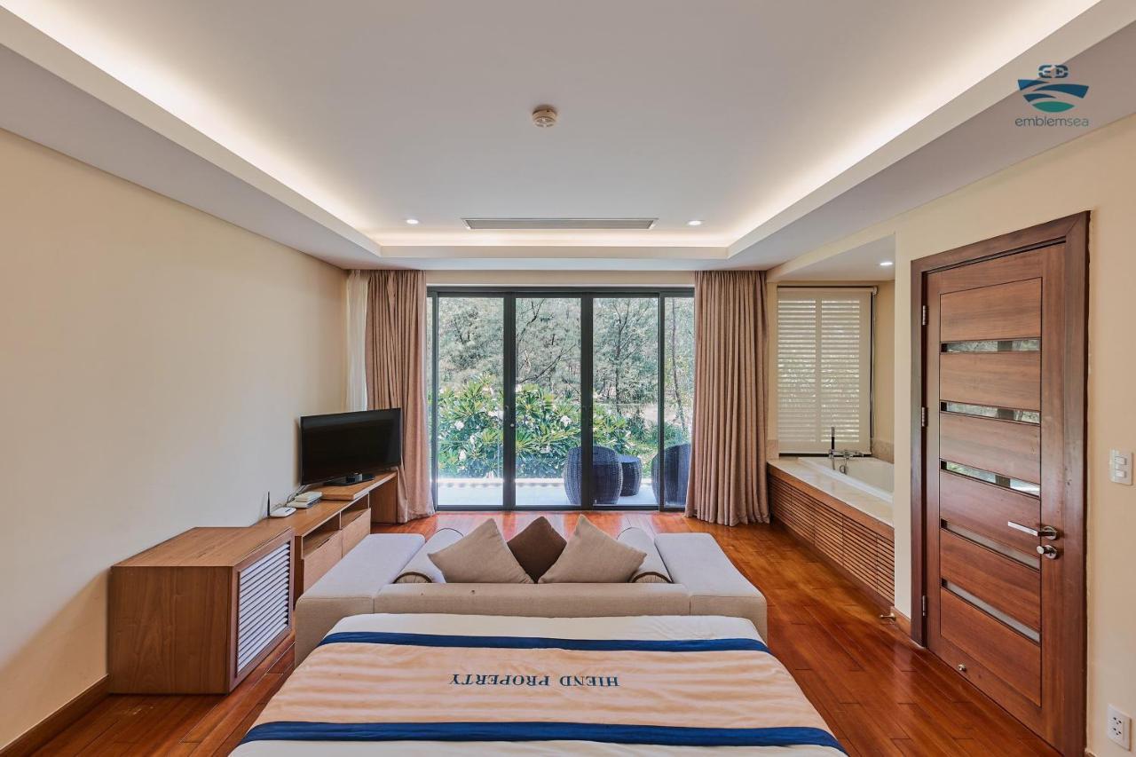 Emblem Sea 4 Bedroom Villas Дананг Екстер'єр фото