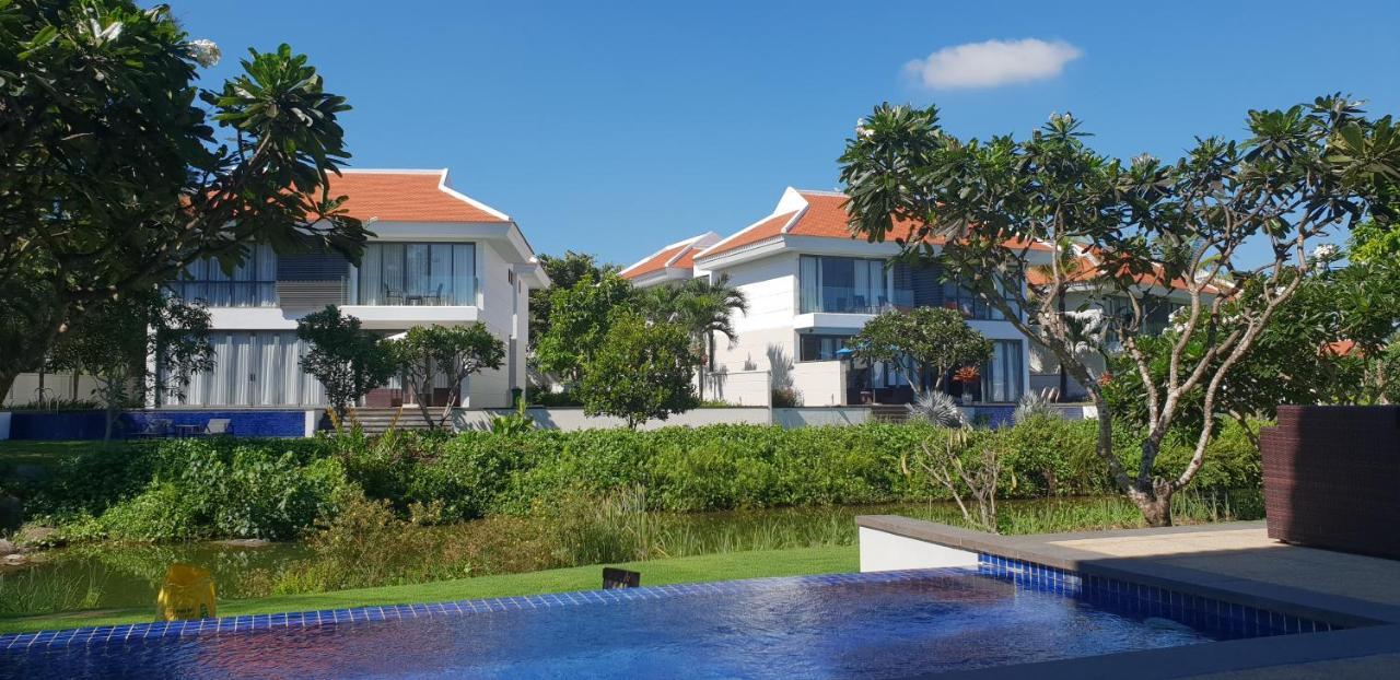 Emblem Sea 4 Bedroom Villas Дананг Екстер'єр фото